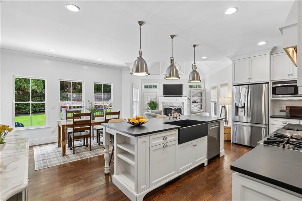 630 Timm Valley Road Northeast Atlanta, GA 30305 - Photo 8 of 40 Gallery Image 8