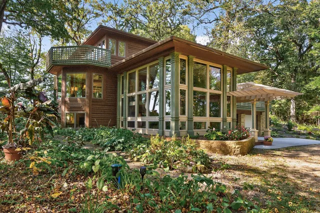 $750,000 | 8180 St Croix Trail South, Hastings, MN 55033