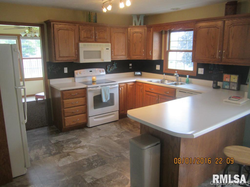 2104 Harrier Road Springfield, IL 62711 - Photo 3 of 36
