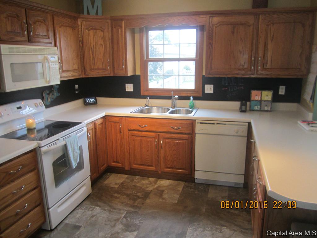 2104 Harrier Road Springfield, IL 62711 - Photo 4 of 36