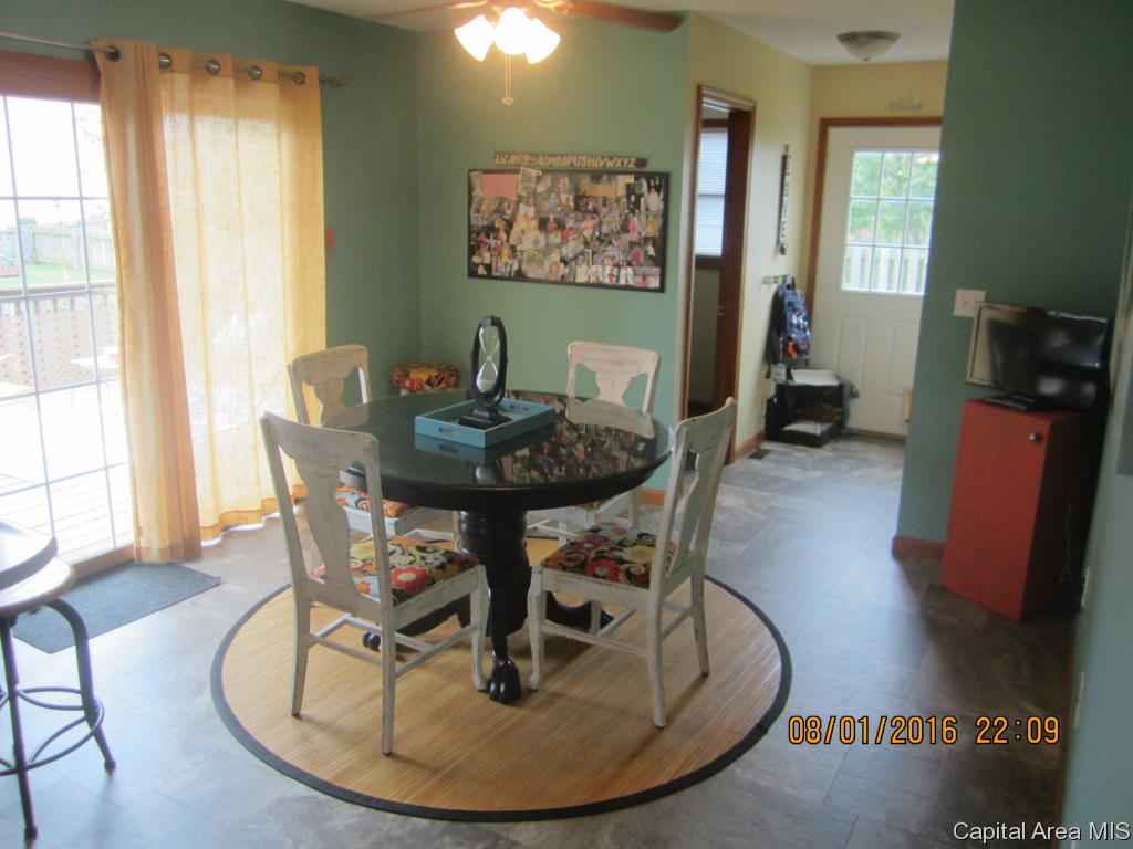2104 Harrier Road Springfield, IL 62711 - Photo 5 of 36