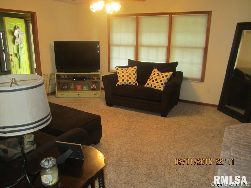 2104 Harrier Road Springfield, IL 62711 - Photo 9 of 36