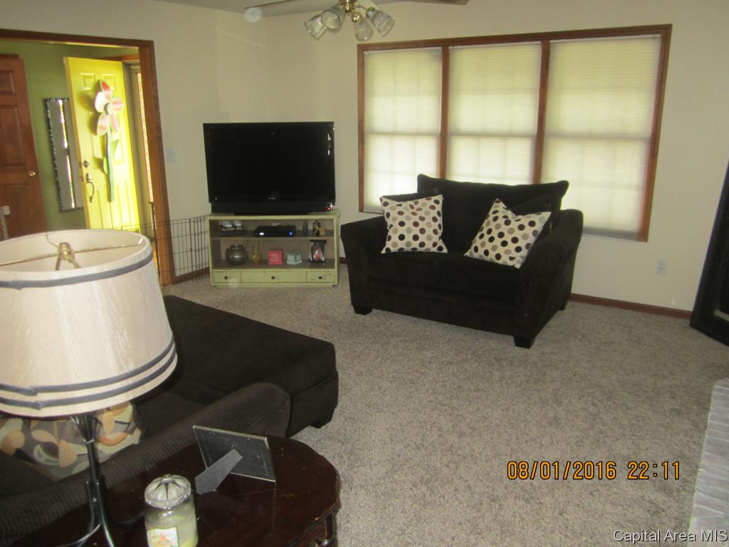 2104 Harrier Road Springfield, IL 62711 - Photo 10 of 36
