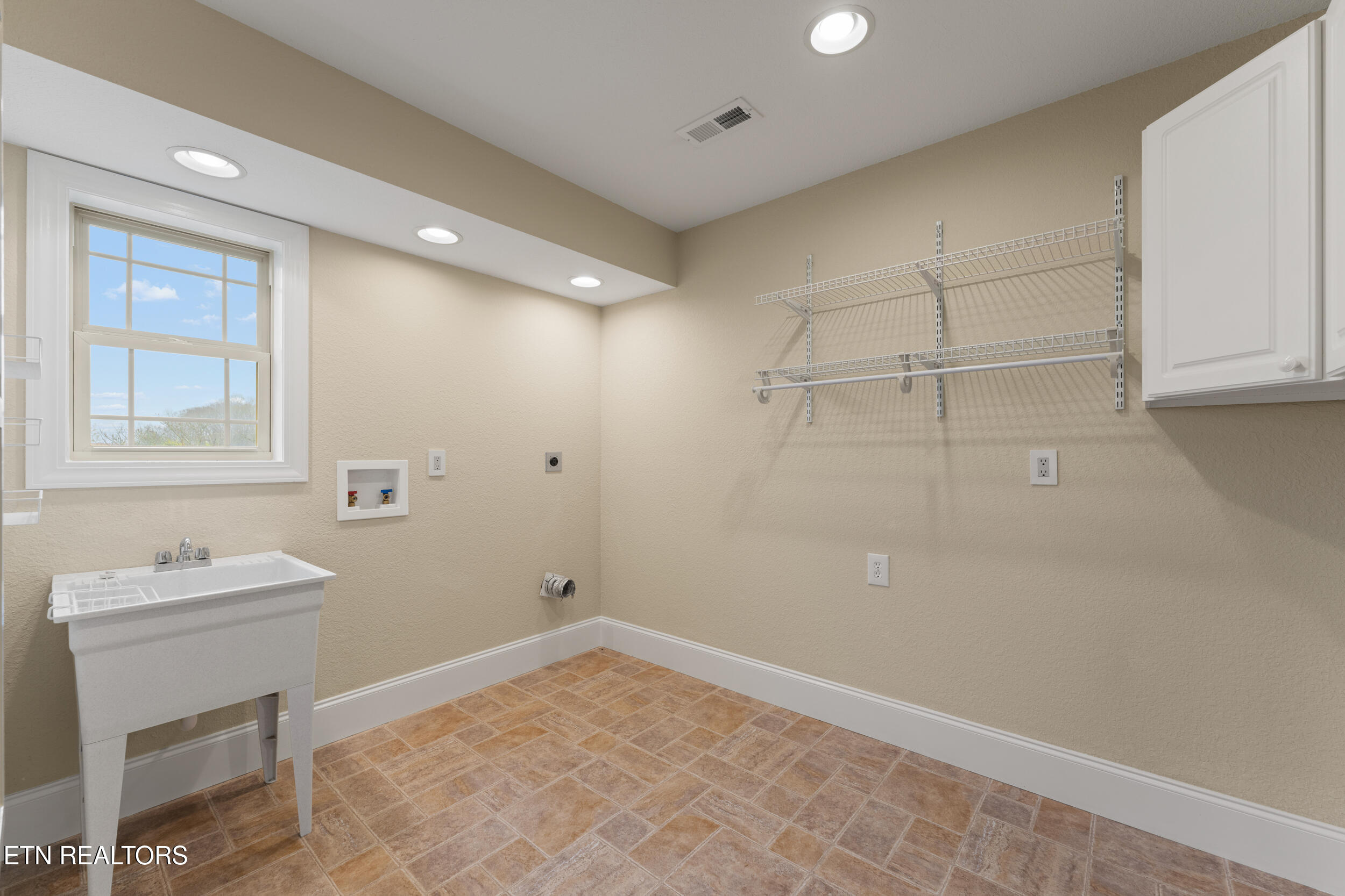 225 Piney Road Kodak, TN 37764 - Photo 23 of 59 225 piney road-23