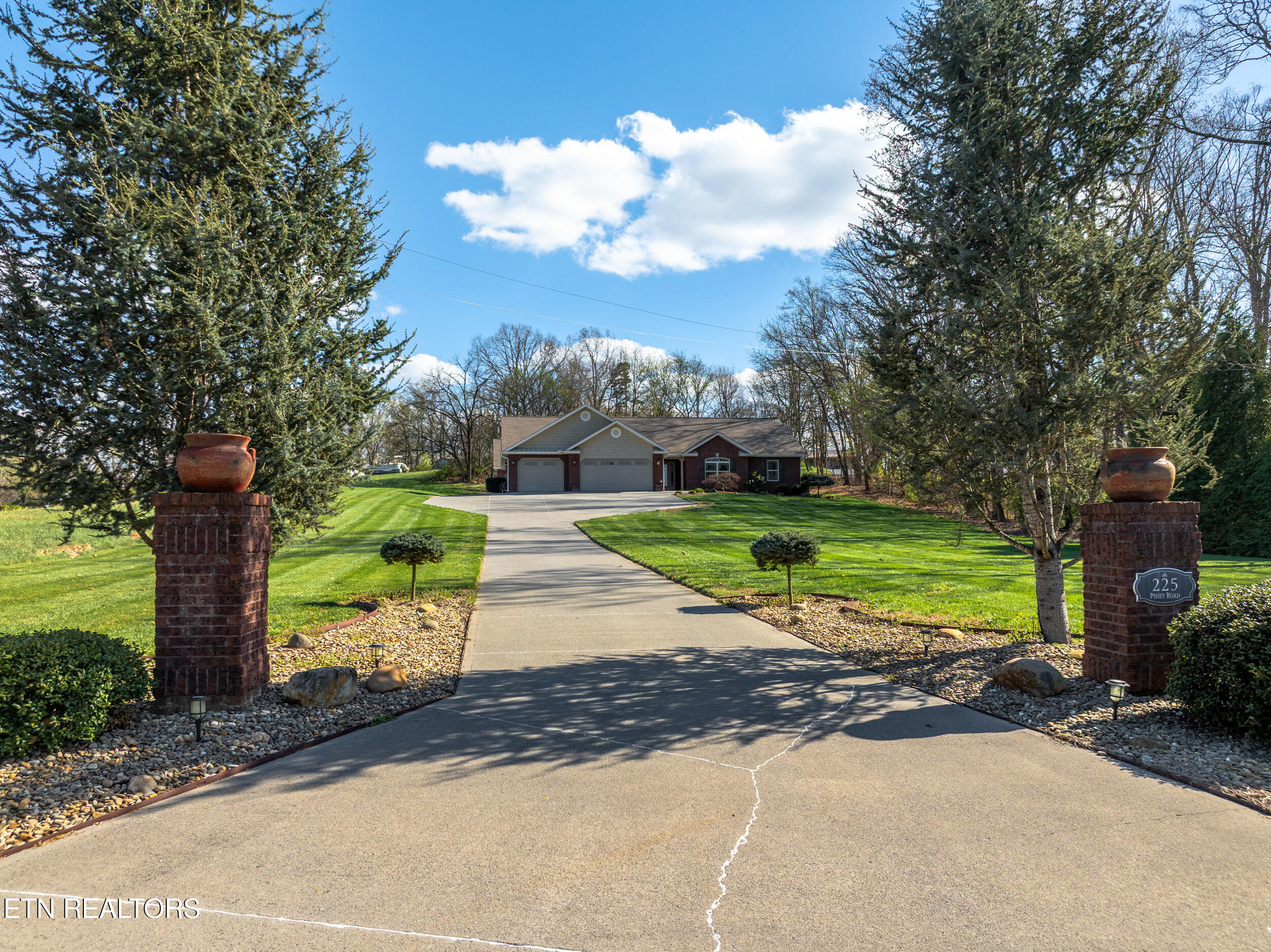 225 Piney Road Kodak, TN 37764 - Photo 5 of 59 225 piney road-5