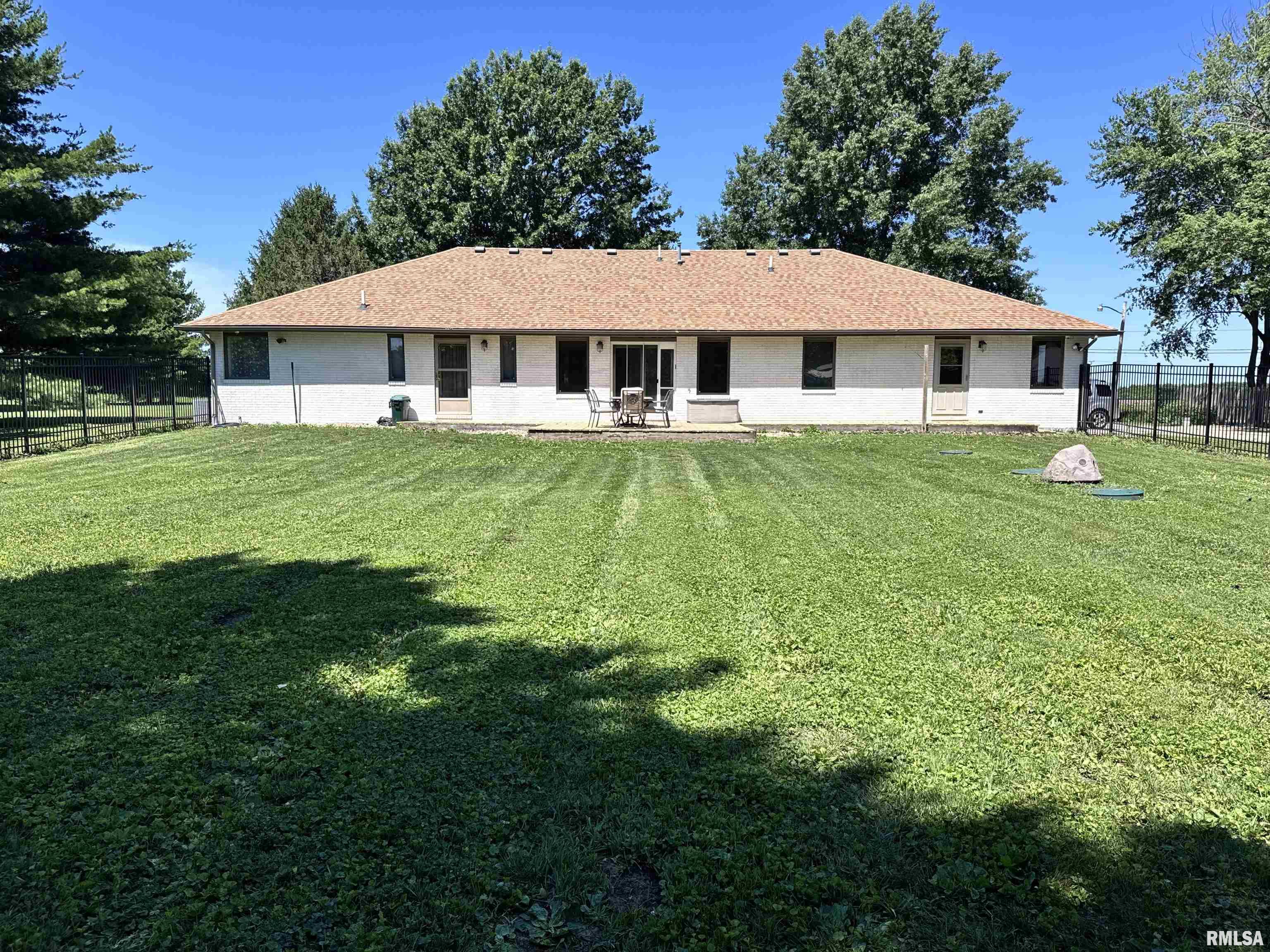 5640 Iron Bridge Road Chatham, IL 62629 - Photo 2 of 7
