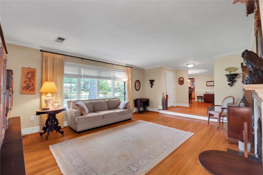 2514 Jackson Square Anderson, SC 29625 - Photo 2 of 24 Large Formal Living Room