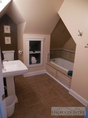 1789 Fraser Road Sparta, NC 28675 - Photo 3 of 22 Gallery Image 3