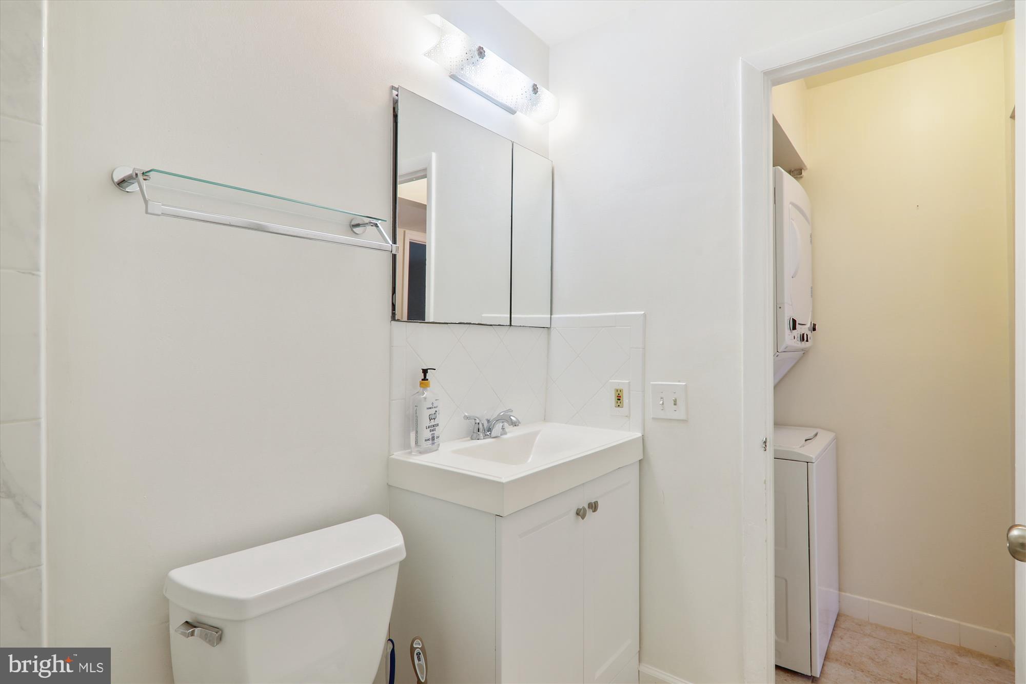 14432 Parkvale Road, Unit 6 Rockville, MD 20853 - Photo 21 of 44 Remodeled Full Bath