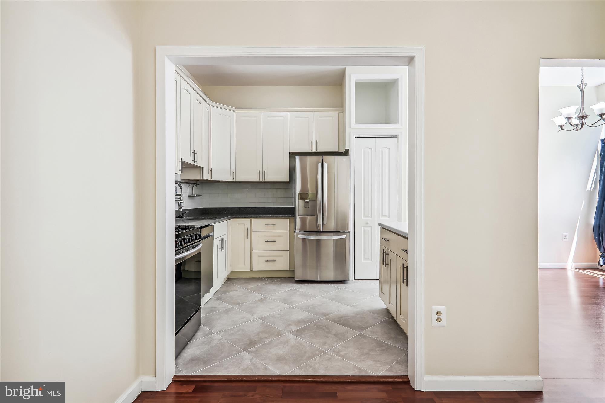 14432 Parkvale Road, Unit 6 Rockville, MD 20853 - Photo 9 of 44 Kitchen with Pantry