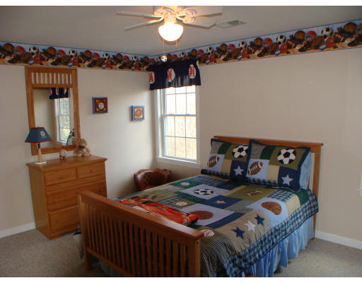 92 Mashapaug Road Sturbridge, MA 01566 - Photo 13 of 30