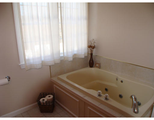 92 Mashapaug Road Sturbridge, MA 01566 - Photo 19 of 30