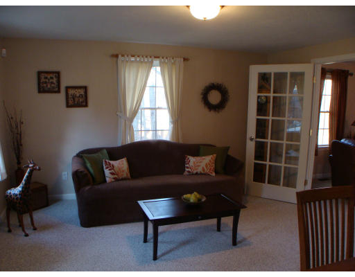 92 Mashapaug Road Sturbridge, MA 01566 - Photo 2 of 30