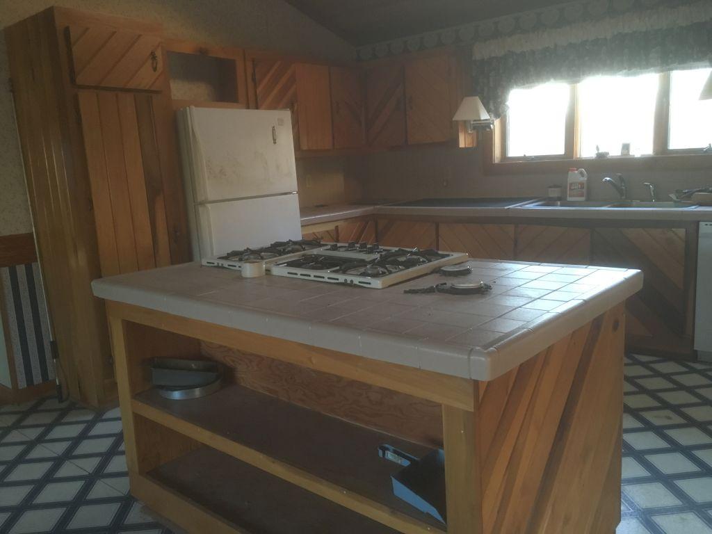 383 Green Meadow Road Sparta, TN 38583 - Photo 17 of 37 Kitchen-Island