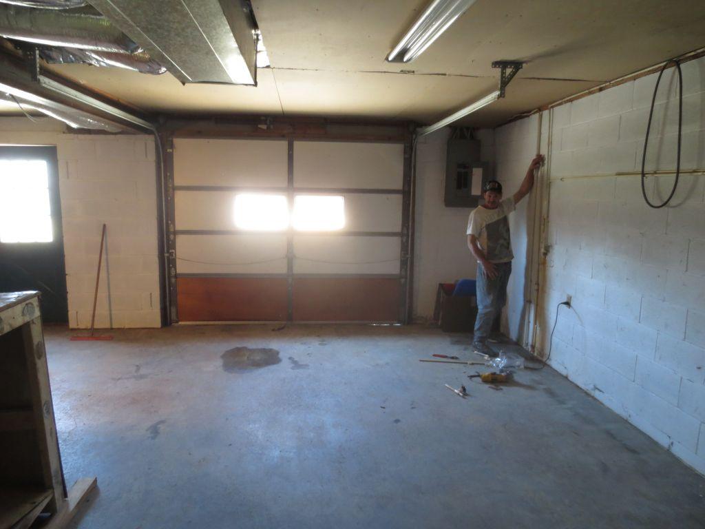 383 Green Meadow Road Sparta, TN 38583 - Photo 31 of 37 Basement-Garage_