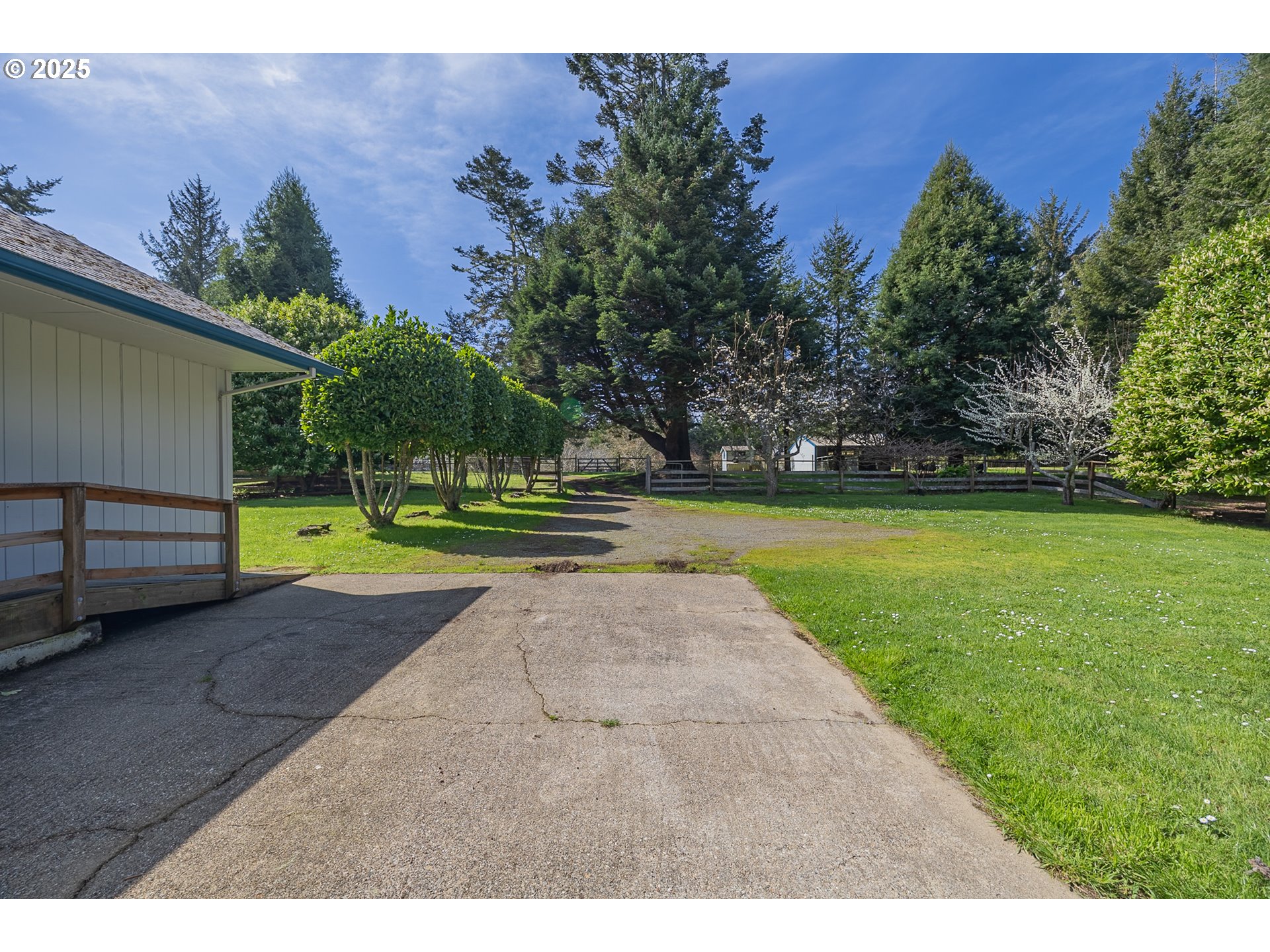 56017 Ferry Road Bandon, OR 97411 - Photo 6 of 48 Gallery Image 6