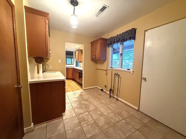 $399,000 | 1432 Eustace Drive, Dixon, IL 61021