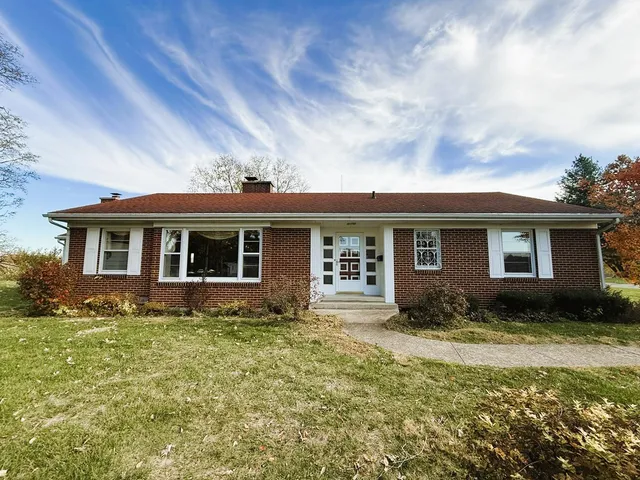 $399,000 | 1432 Eustace Drive, Dixon, IL 61021