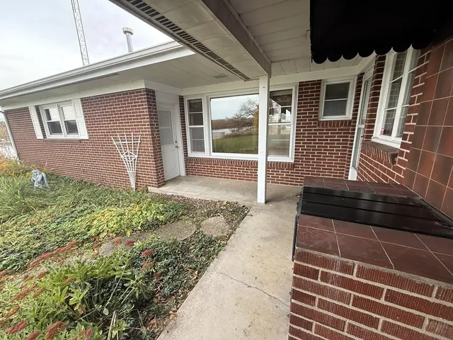 $399,000 | 1432 Eustace Drive, Dixon, IL 61021