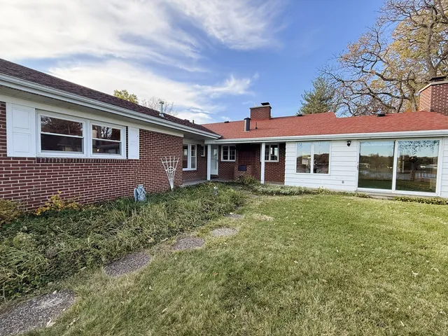 $399,000 | 1432 Eustace Drive, Dixon, IL 61021