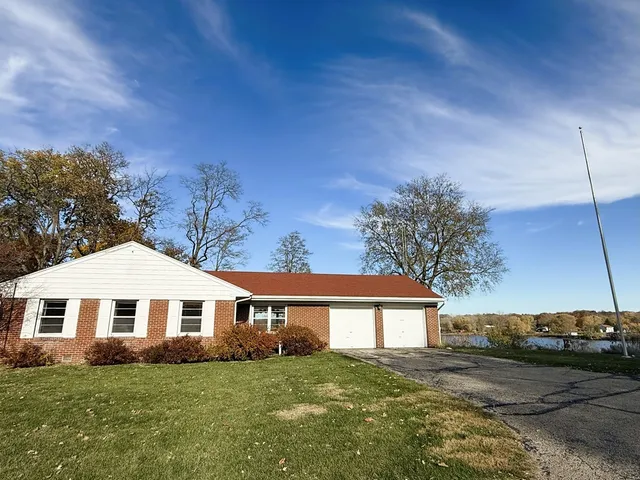 $399,000 | 1432 Eustace Drive, Dixon, IL 61021