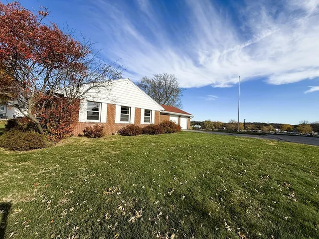 $399,000 | 1432 Eustace Drive, Dixon, IL 61021