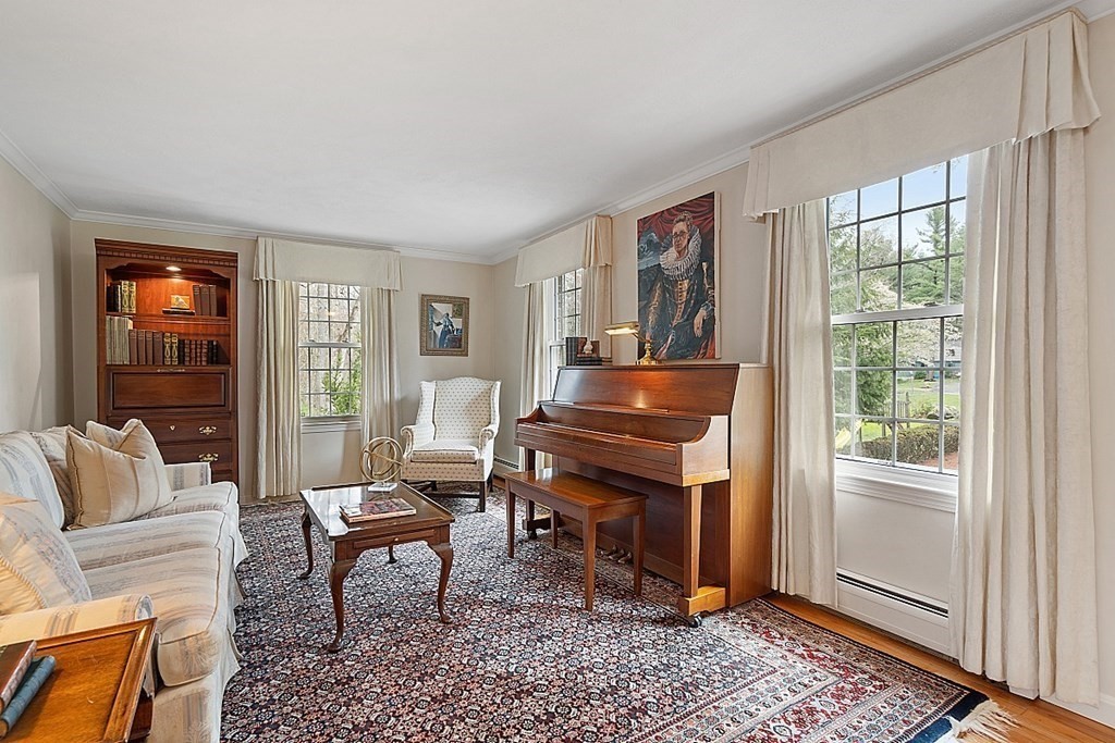 28 Mohawk Road Andover, MA 01810 - Photo 4 of 37 Gallery Image 4
