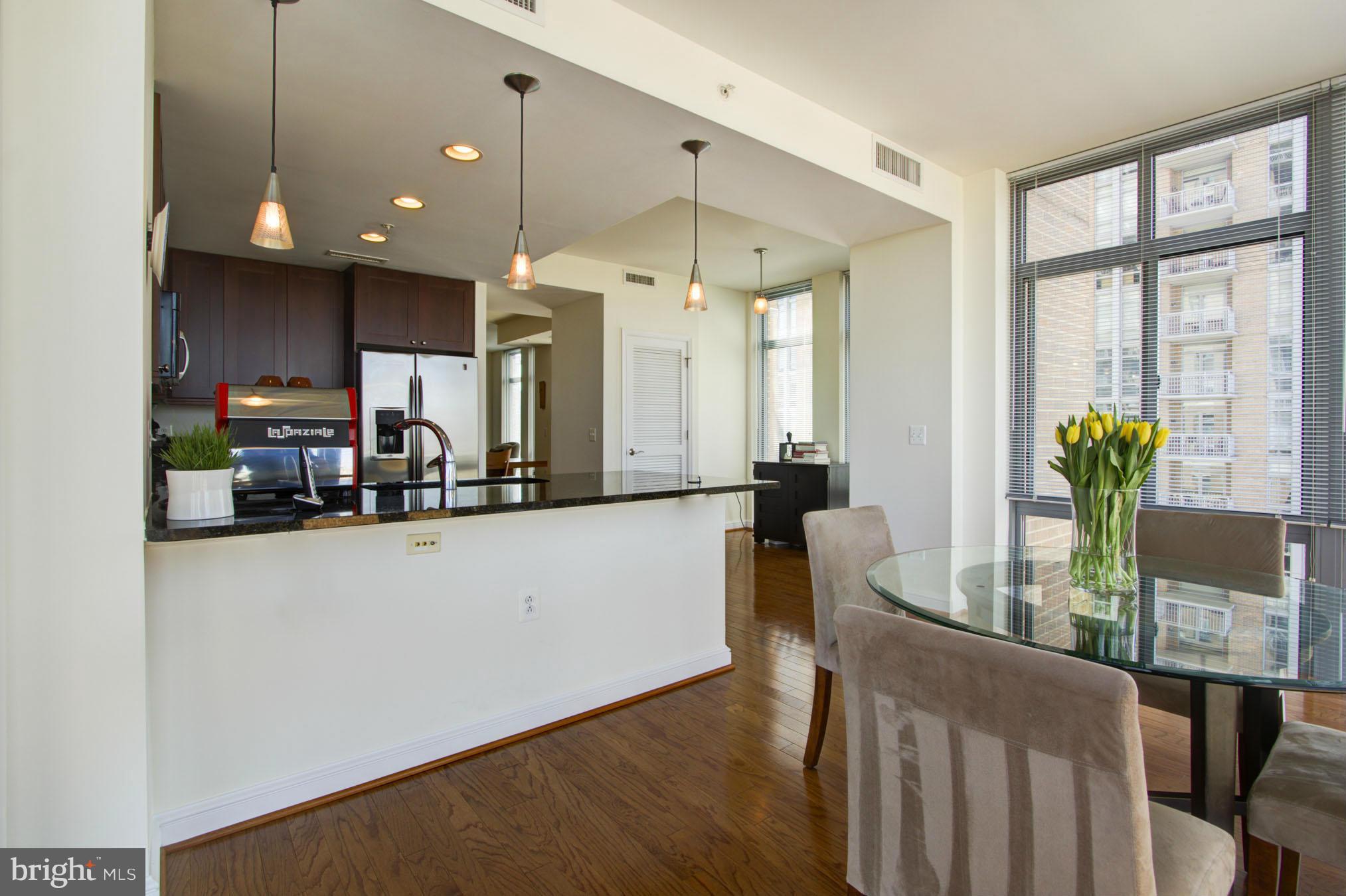 11990 Market Street, Unit 807 Reston, VA 20190 - Photo 13 of 30 Kitchen Breakfast Bar