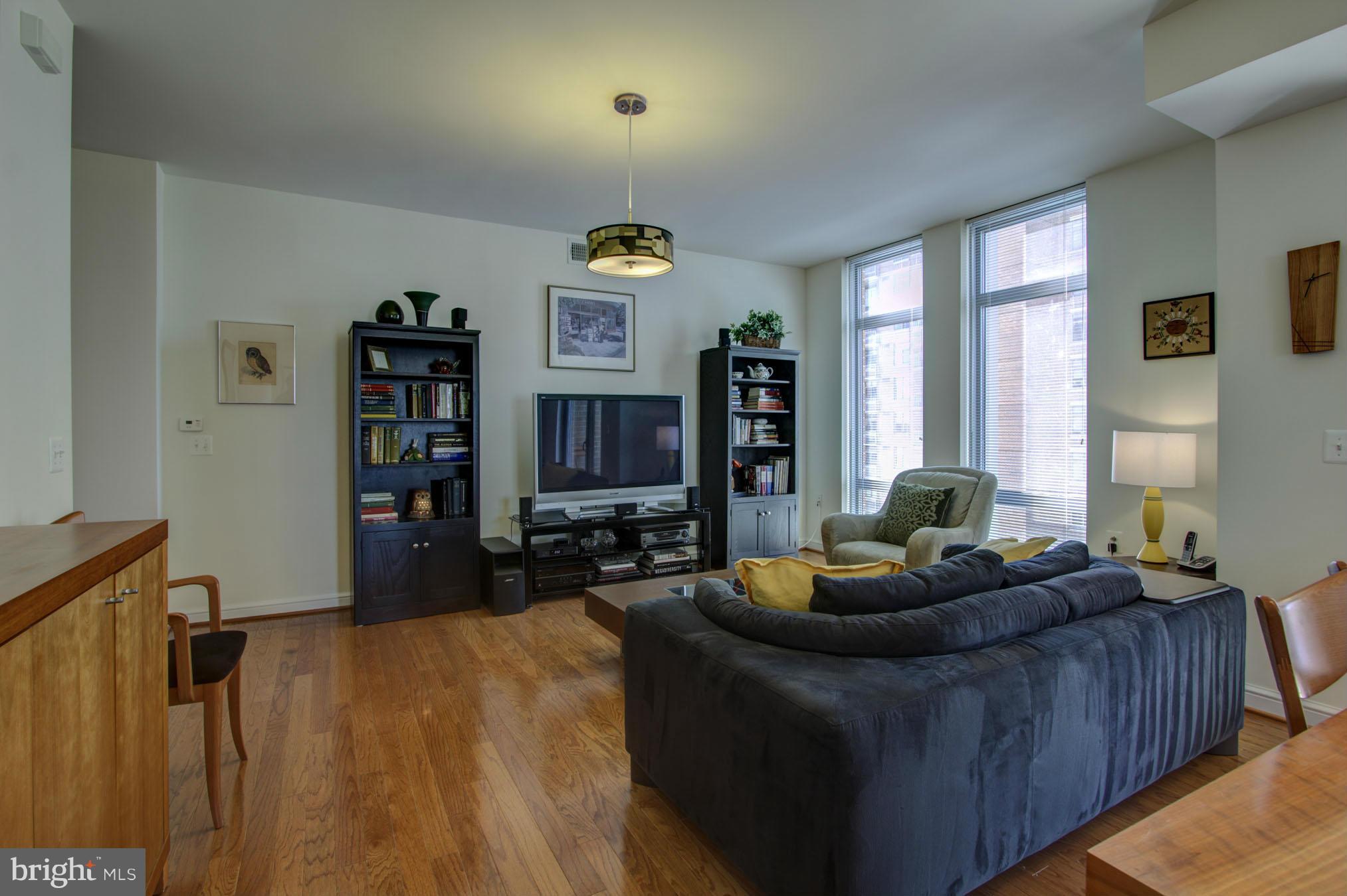 11990 Market Street, Unit 807 Reston, VA 20190 - Photo 4 of 30 Living Room