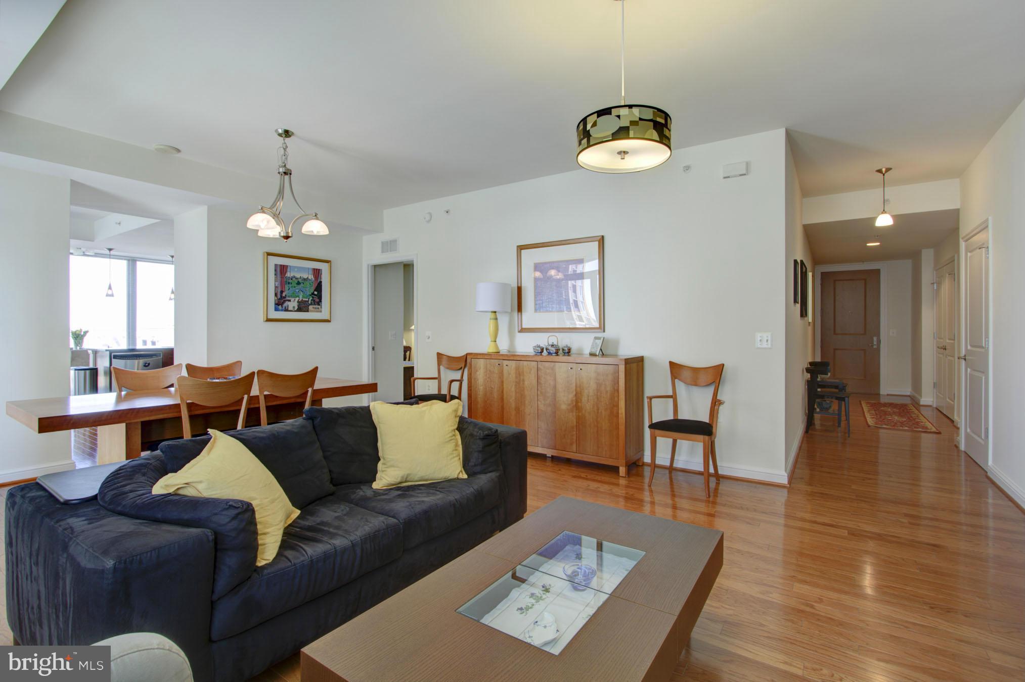 11990 Market Street, Unit 807 Reston, VA 20190 - Photo 5 of 30 Living Room