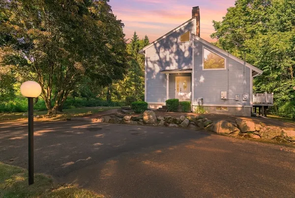 $759,000 | 89 Poquanticut Avenue, Easton, MA 02356