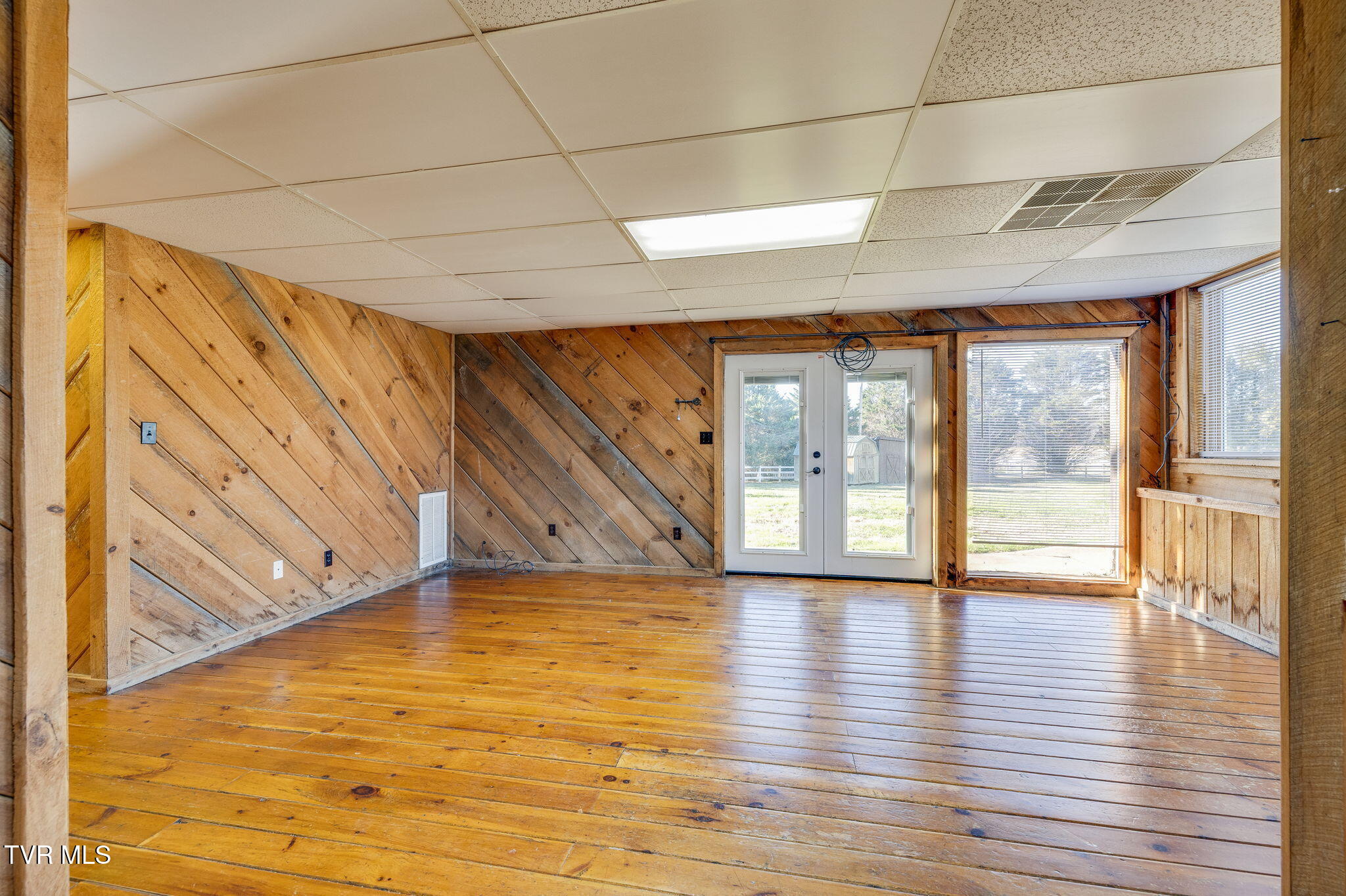 2444 West Allens Bridge Road, Unit 14 Greeneville, TN 37743 - Photo 8 of 26 006