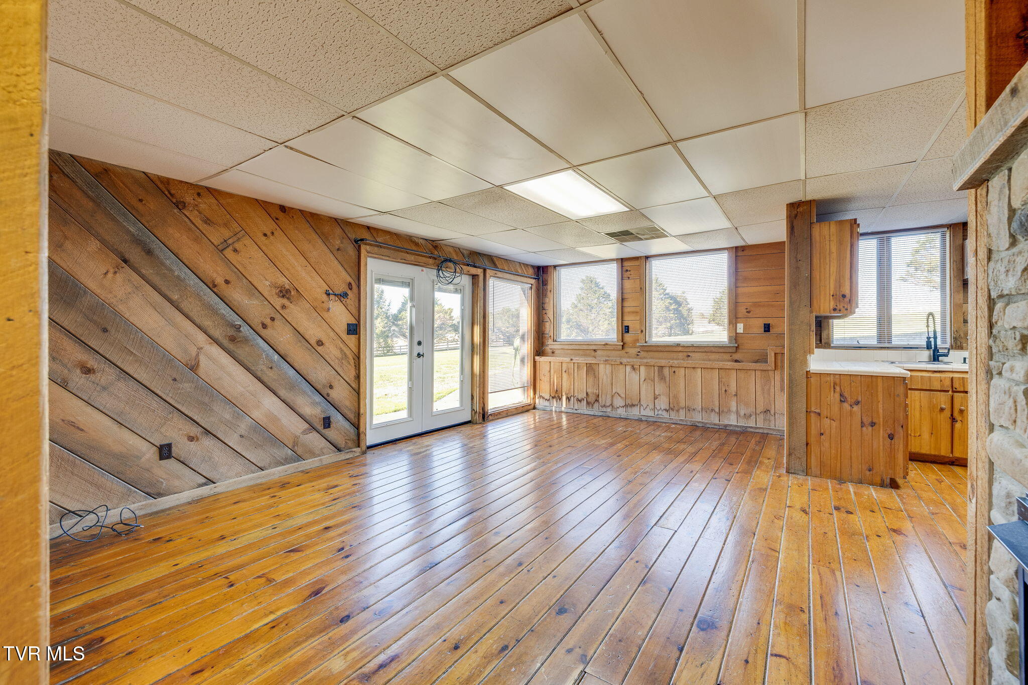 2444 West Allens Bridge Road, Unit 14 Greeneville, TN 37743 - Photo 9 of 26 007