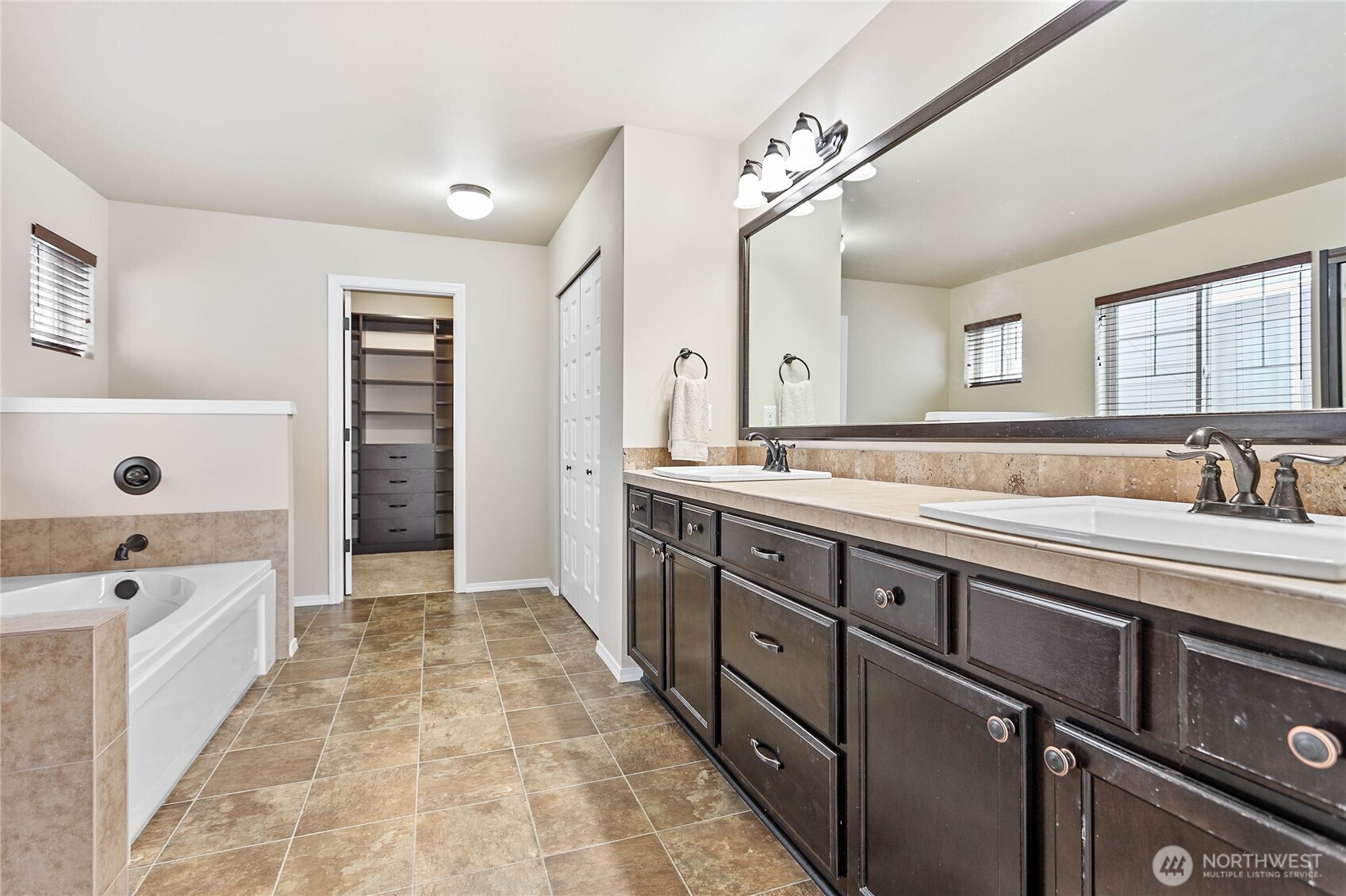 5495 Razor Peak Drive Mount Vernon, WA 98273 - Photo 22 of 40