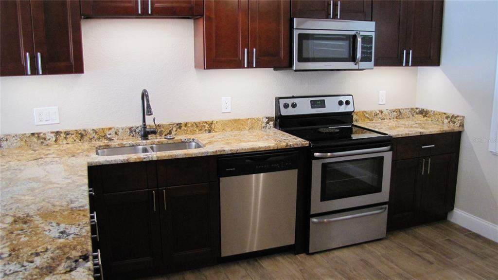 3326 Schefflera Road Tampa, FL 33618 - Photo 8 of 19 Gallery Image 8