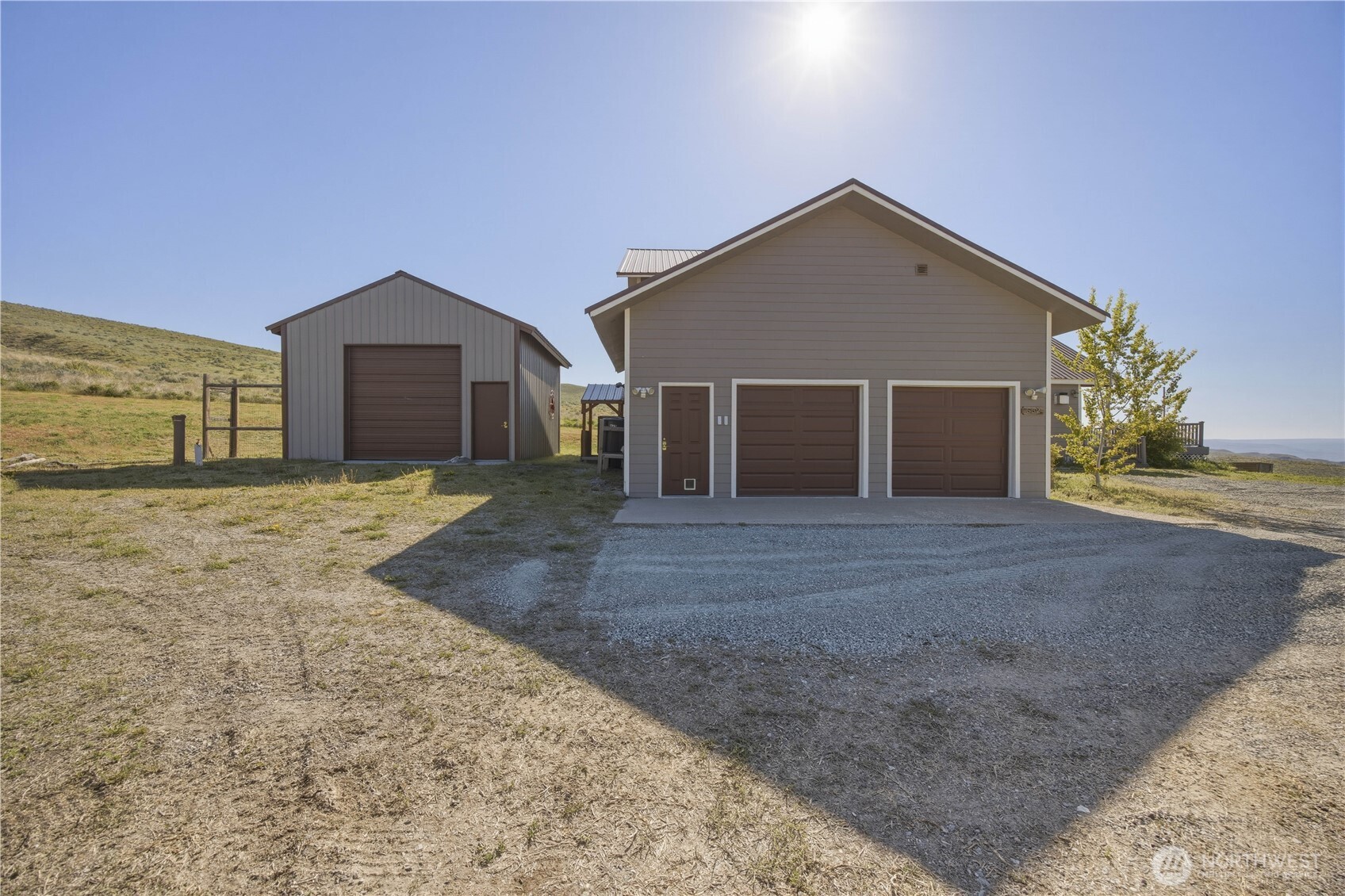 552 Bill Shaw Road Pateros, WA 98846 - Photo 4 of 40