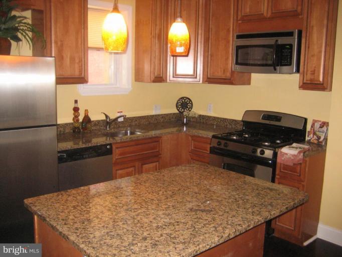 26 North E Avenue Baltimore, MD 21224 - Photo 4 of 20 Kitchen