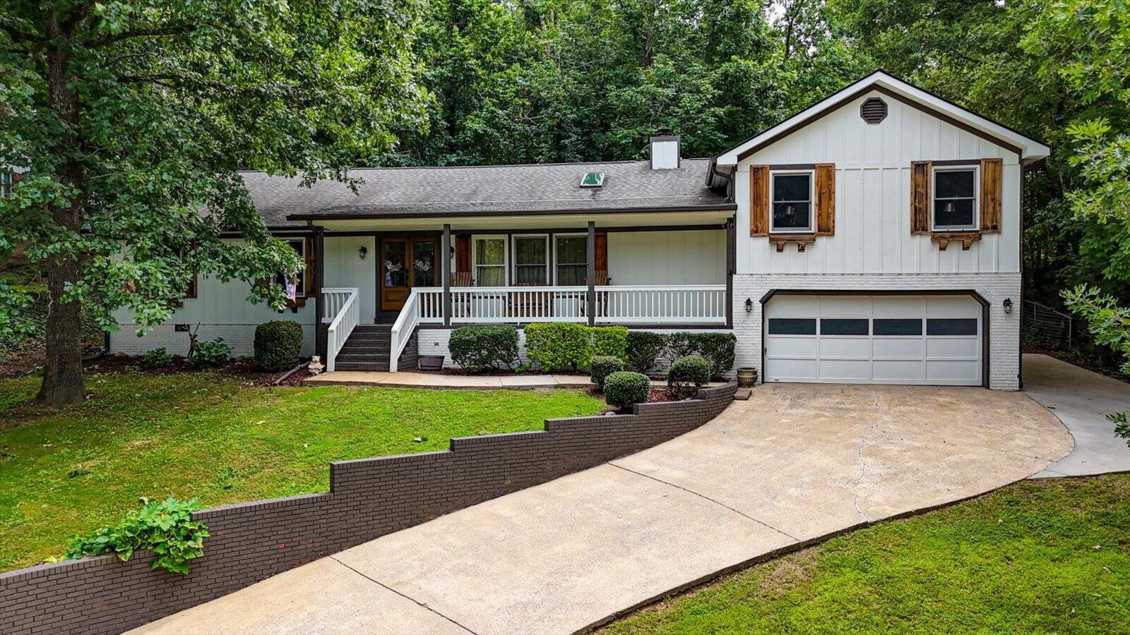 9302 Rockshire Lane Chattanooga, TN 37421 - Photo 1 of 40 01-9302 Rockshire-1