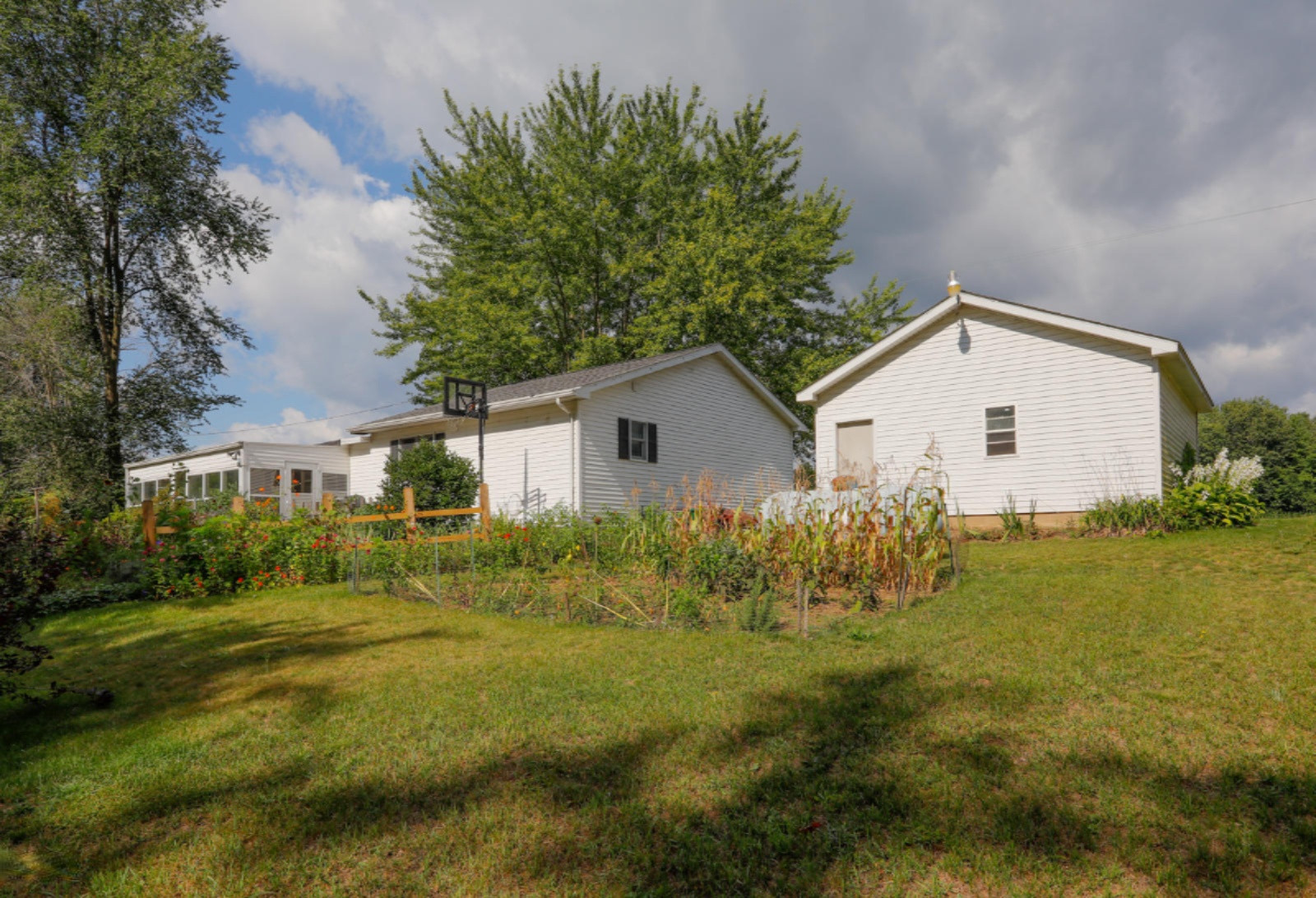 66761 Winding River Road Constantine, MI 49042 - Photo 7 of 35 66761 Winding River Rd-103