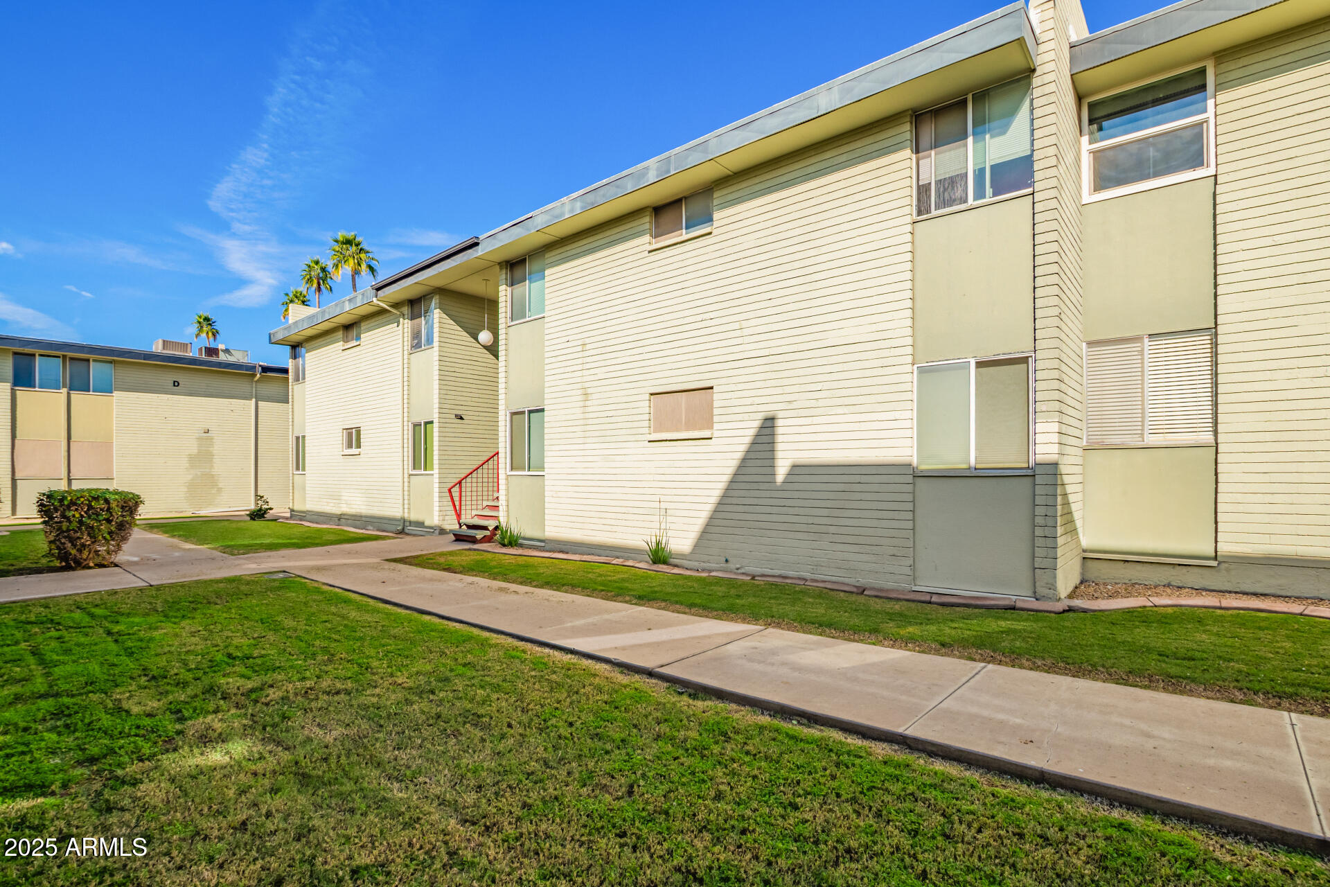 6767 North 7th Street, Unit 217 Phoenix, AZ 85014 - Photo 3 of 31 a view of back yard of the house