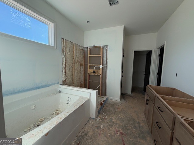 226 Robert Williams Road Pine Mountain, GA 31822 - Photo 21 of 34 a bathroom with a bathtub and a sink