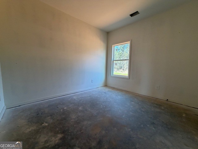 226 Robert Williams Road Pine Mountain, GA 31822 - Photo 26 of 34 an empty room with windows and closet