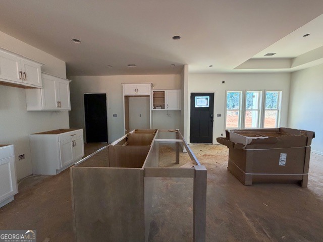226 Robert Williams Road Pine Mountain, GA 31822 - Photo 9 of 34 a living room with furniture and a window