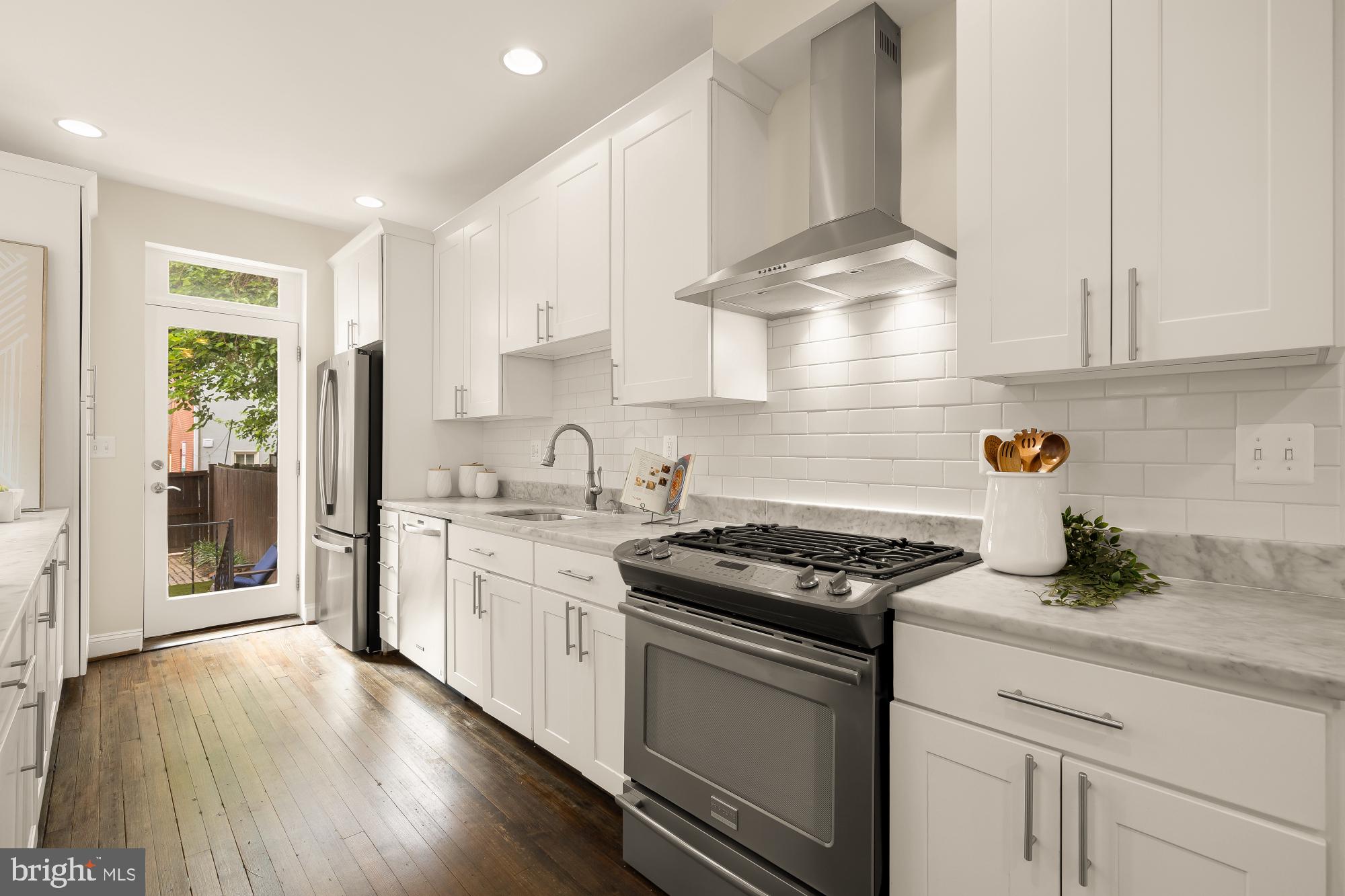 647 A Street Southeast Washington, DC 20003 - Photo 12 of 41