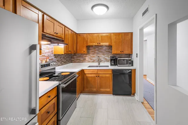 $299,000 | 5709 Lyons View Pike, Unit 1119, Knoxville, TN 37919