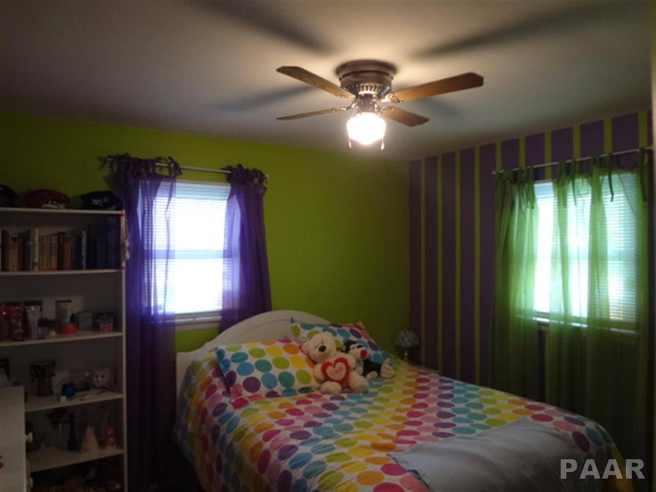 527 West Timber Ridge Drive Peoria, IL 61615 - Photo 8 of 25 Gallery Image 8