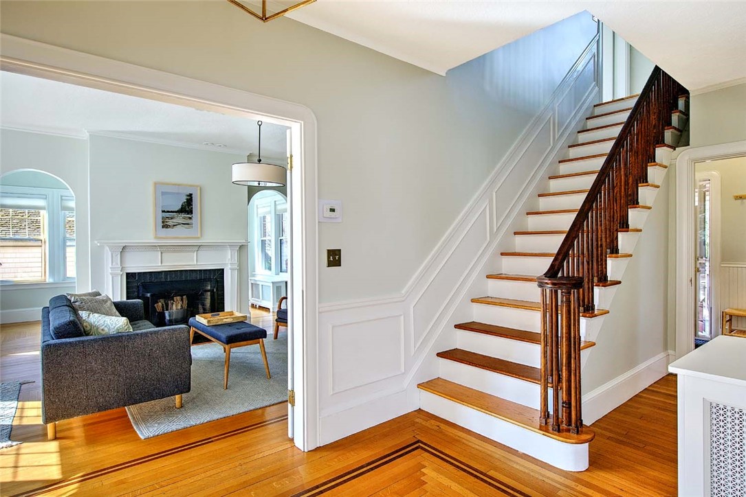 12 Holly Street Providence, RI 02906 - Photo 4 of 44