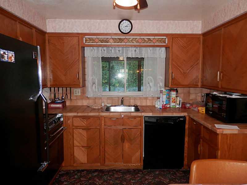 5248 Curry Road Baldwin, PA 15236 - Photo 6 of 19 Kitchen.