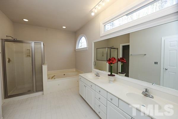 2509 Sunnystone Way Raleigh, NC 27613 - Photo 8 of 15