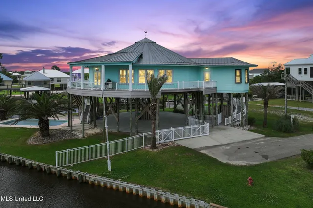 $975,000 | 141 Janelle Drive, Bay St. Louis, MS 39520